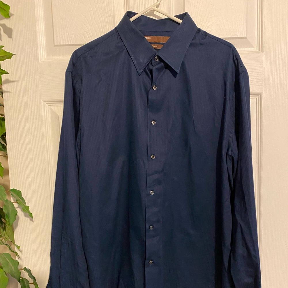 Perry Ellis long sleeve button down shirt
